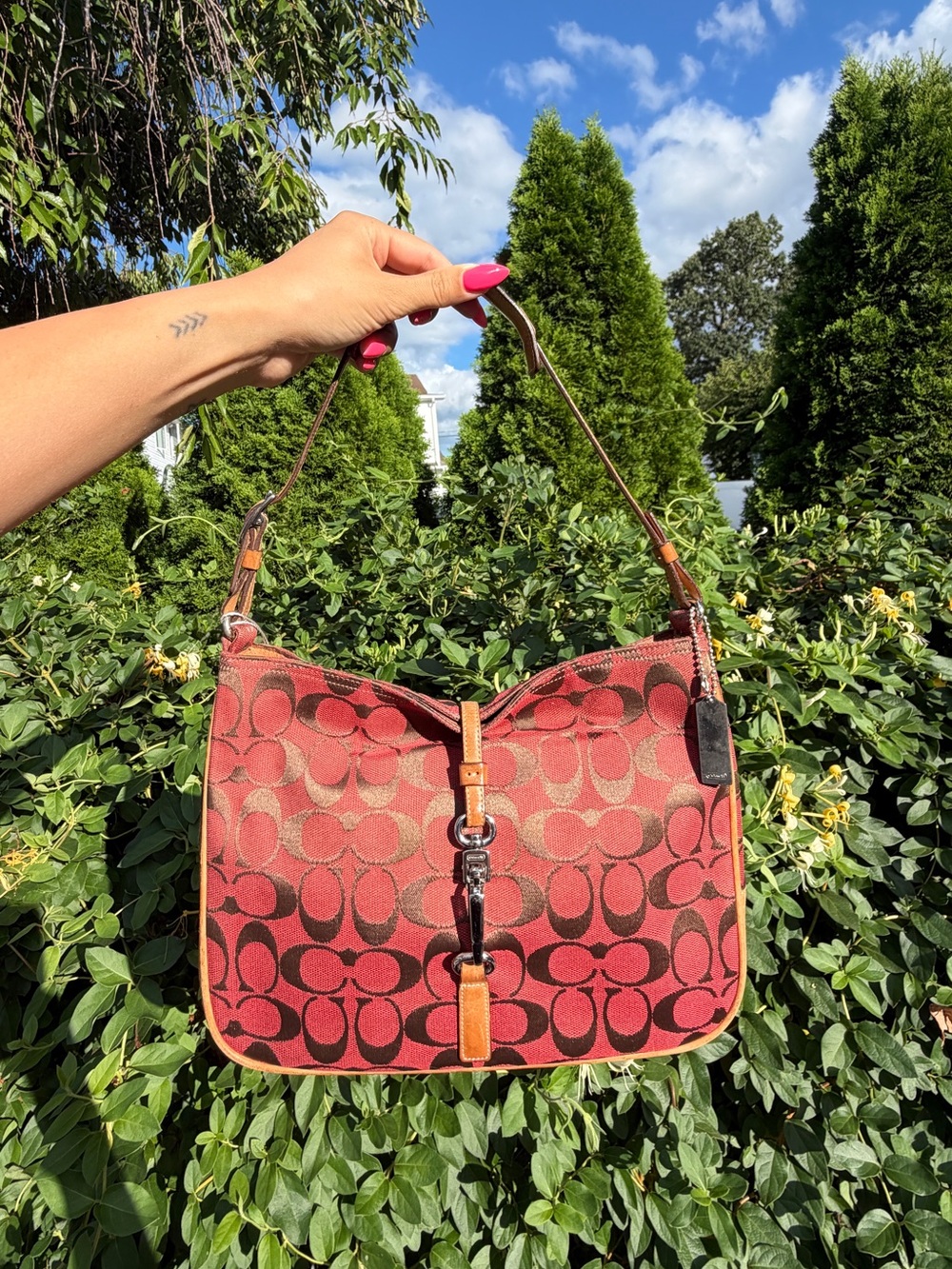 Vintage Y2K Coach Hamptons Signature Clip Shoulder Bag Red Orange Jacquard